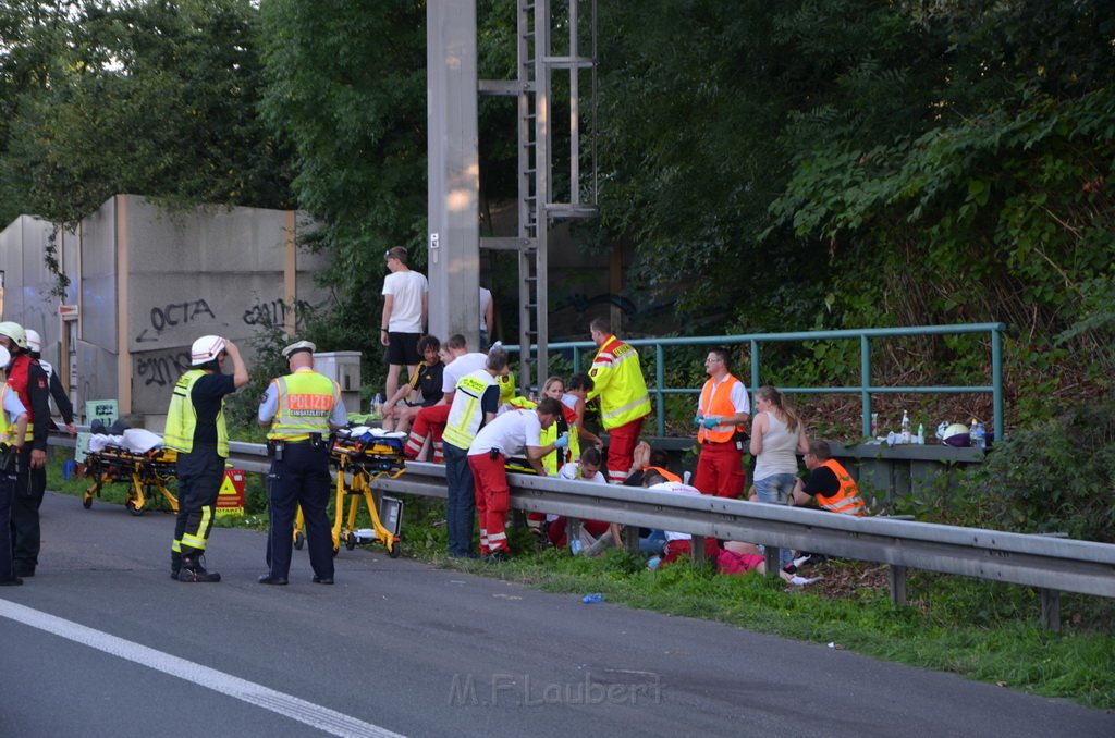 Einsatz BF Koeln Klimaanlage Reisebus defekt A 3 Rich Koeln hoehe Leverkusen P058.JPG